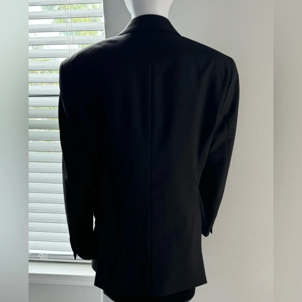 Wilke-Rodriguez men's suit, size 38, standard, waist 32. Fitted jacket and
